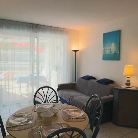 2 Pieces Climatise A Sete Avec Terrasse Vue Mer - Fr-1-472A-194 *